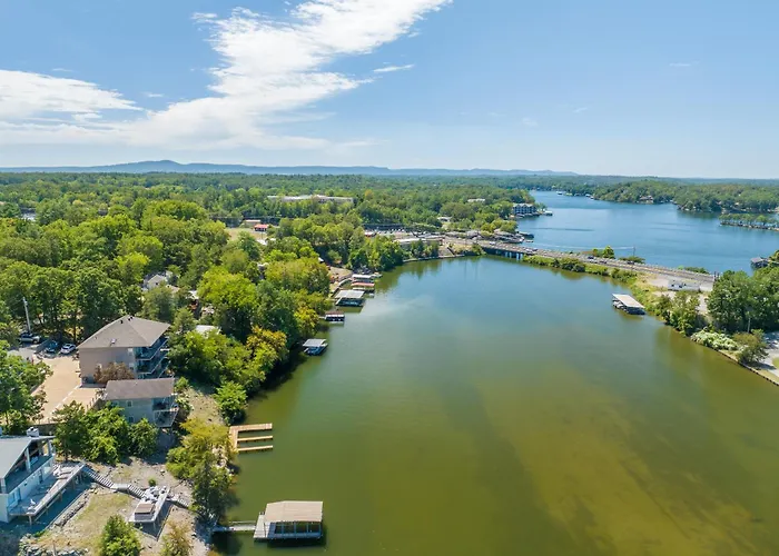 Ember\'S View, Spa City Jewel- Lovely Lake Condo