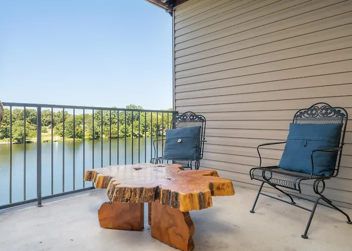 Ember\'S View, Spa City Jewel- Lovely Lake Condo